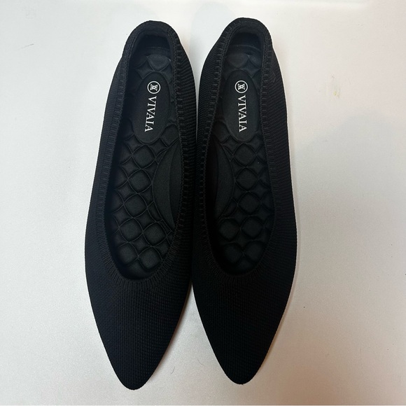 Vivaia Lightweight Pointed-Ballet Flats (Aria Walker) in Black - Picture 2 of 10